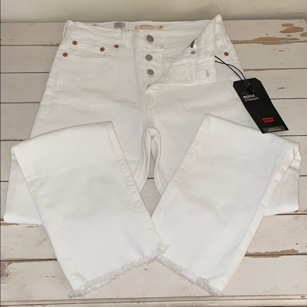 Levi’s Wedgie Straight Jeans